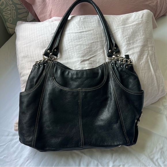 Tignanello Black Leather Shoulder Bag with chain hardware detail - Picture 1 of 15